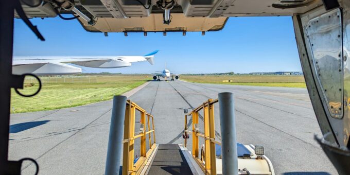 How to Convert Passenger Planes into Cargo (Freighter) Aircraft Step